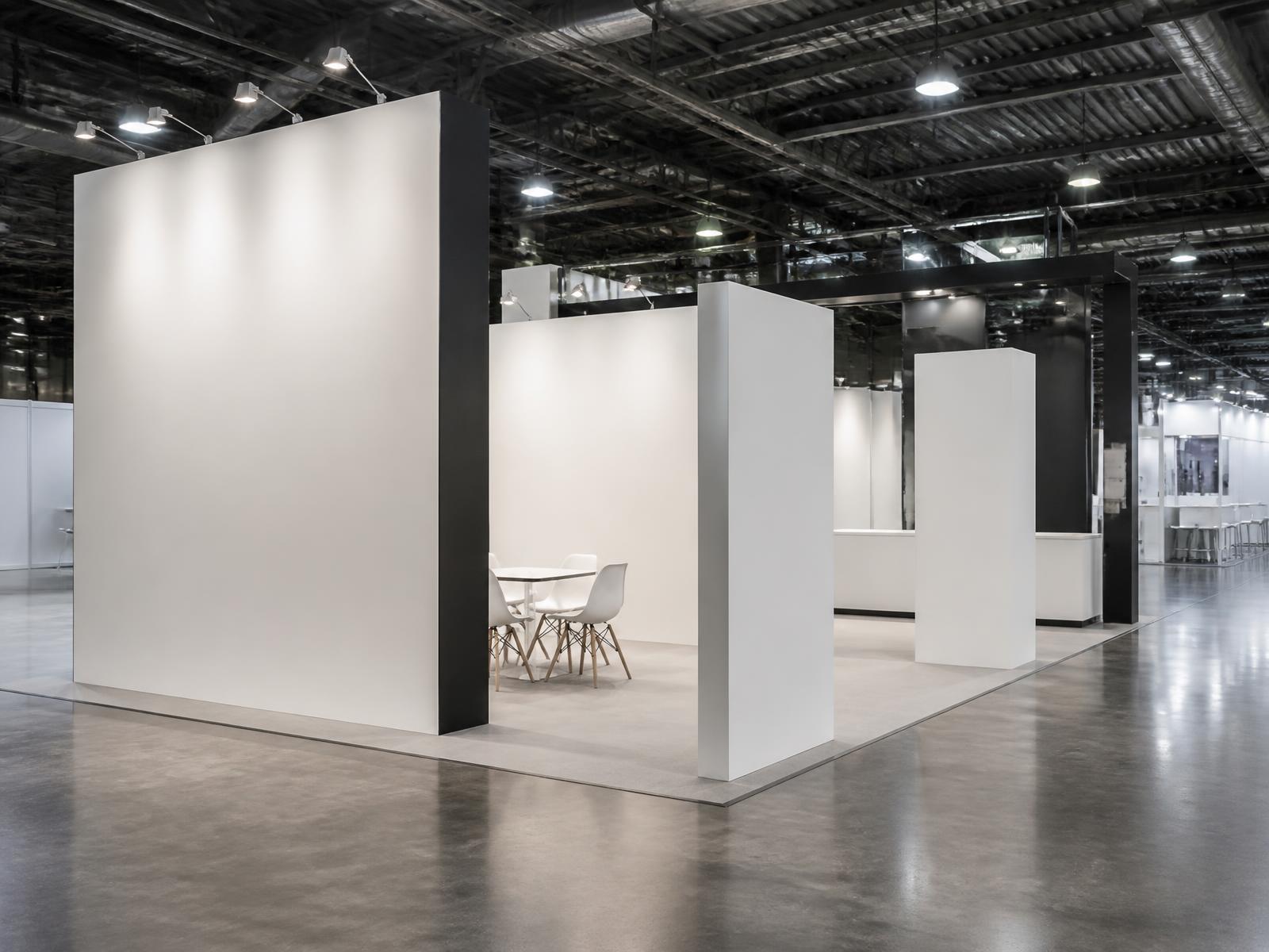 Exhibition stand display panels and freestanding graphics in a trade hall
